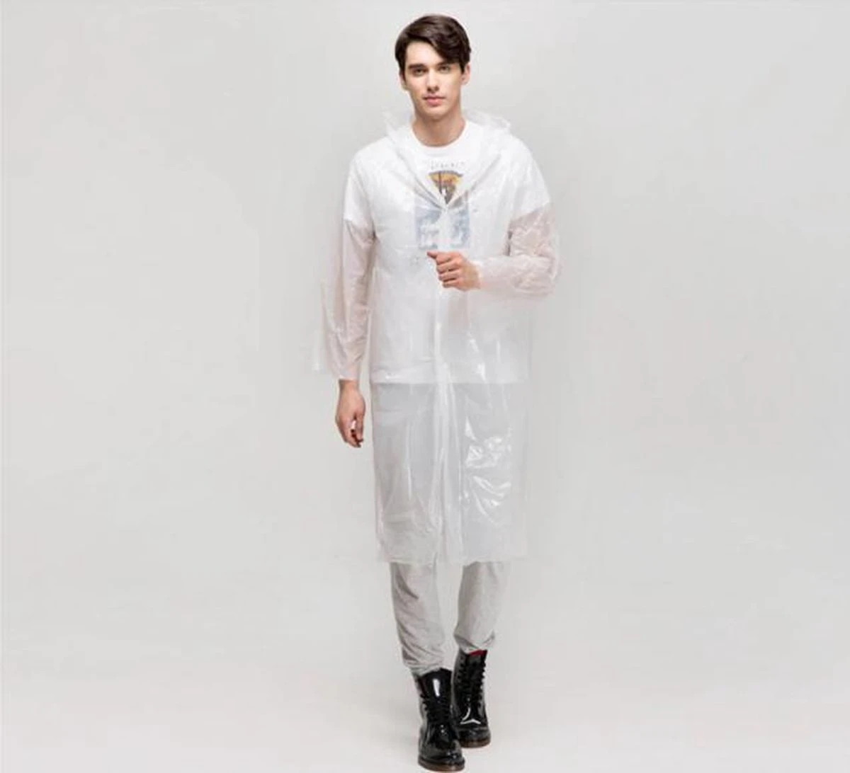 Merkloos Stijlvolle Regenjas Met Drukknopen En Capuchon - Voor Dames En Heren - Transparant - Universeel Pasbaar - Regenjack 1 Merkloos Stijlvolle Regenjas Met Drukknopen En Capuchon - Voor Dames En Heren - Transparant - Universeel Pasbaar - Regenjack