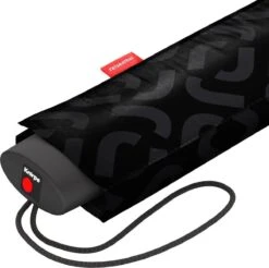Reisenthel Umbrella Pocket Mini Opvouwbare Mini Paraplu - ø 97 Cm - Signature Black Hotprint Zwart 5 Reisenthel Umbrella Pocket Mini Opvouwbare Mini Paraplu - ø 97 Cm - Signature Black Hotprint Zwart -Bo Camp Goedkope Winkel 1200x1193 2