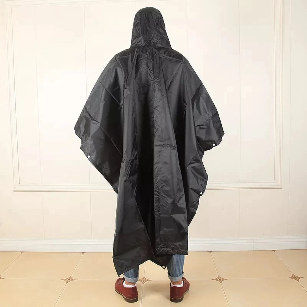 Regenponcho / Fietsponcho Herbruikbaar Voor Volwassenen ( Dames En Heren ) - 200x110cm - 100% Ripstop Polyester - Zwart 8 Regenponcho / Fietsponcho Herbruikbaar Voor Volwassenen ( Dames En Heren ) - 200x110cm - 100% Ripstop Polyester - Zwart - Afbeelding 8
