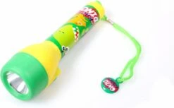 Kids Licensing Zaklamp Dino Voor Kinderen | Nachtlamp Dinosaurus LED + 10 Gratis Dino Stickers | Werkt Op 2 AA Batterijen | 16cm | FL03 -Bo Camp Goedkope Winkel 1200x741 2