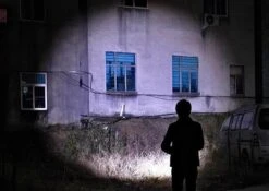 Creartix - Oplaadbare USB LED-zaklamp - Herlaadbare Flashlight Waterproof - 800 Lumen - Met Zoom - Waterbestendig - Zwart 11 Creartix - Oplaadbare USB LED-zaklamp - Herlaadbare Flashlight Waterproof - 800 Lumen - Met Zoom - Waterbestendig - Zwart -Bo Camp Goedkope Winkel 1200x849 6