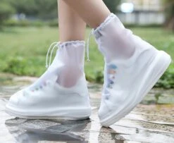 Unisex Waterdichte Overschoenen Met Rits En Aantrekkoord - Maat L 37/38 - Herbruikbaar – Transparant - Anti Slip Regen Overschoen - Schoenhoesjes - Waterdichte Schoenbeschermers - Regenhoes – Schoenovertek - Regenlaarzen -Bo Camp Goedkope Winkel 1200x984 3
