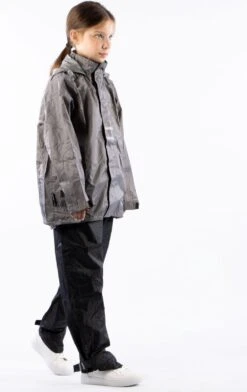 Ralka Regenpak - Junior - Grijs/Zwart - 176 14 Ralka Regenpak - Junior - Grijs/Zwart - 176 -Bo Camp Goedkope Winkel 756x1200 2